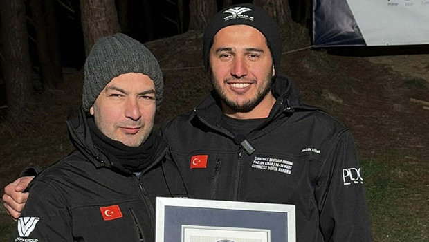 Mazlum’un Guinness rekoru: 36 saat 9 dakika ile dünya birincisi oldu | Çanakkale’ye armağan etti